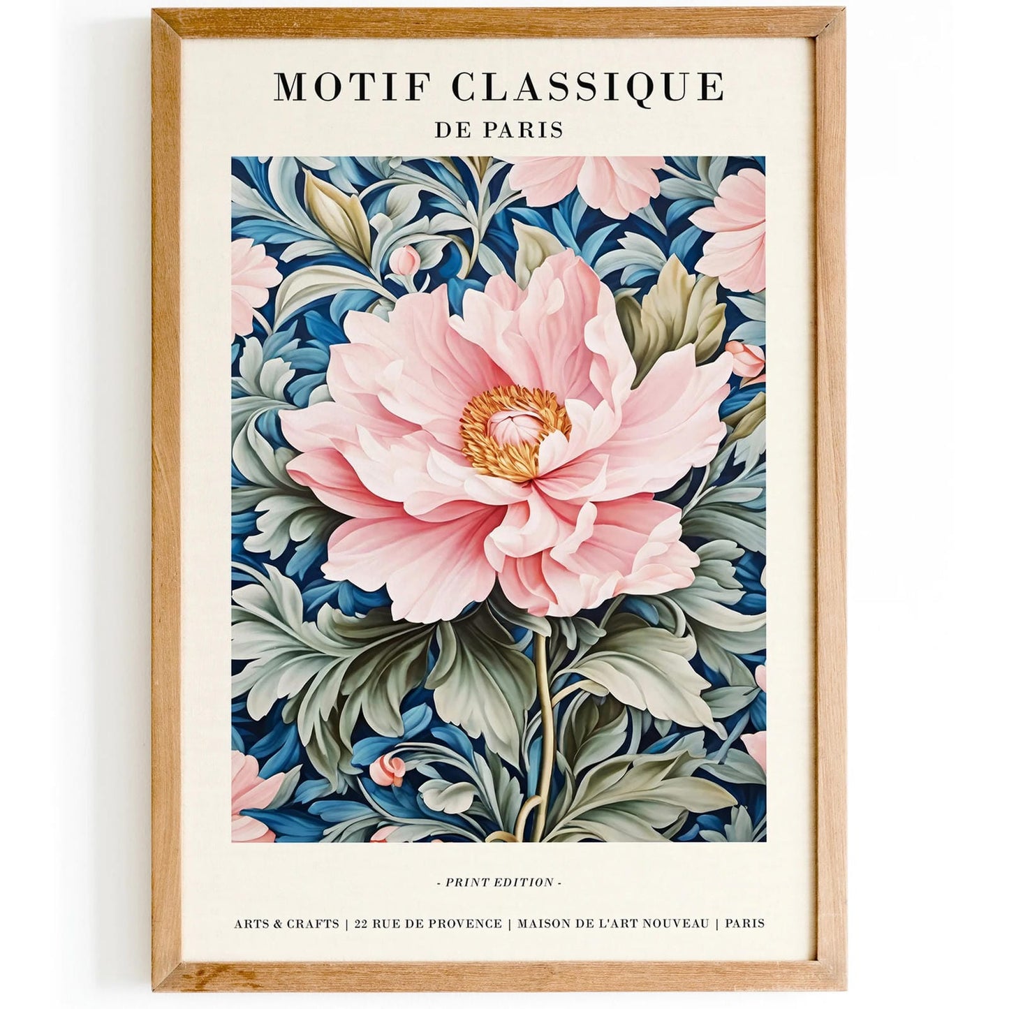 Traditional Flair: Motif Classique Wall Art