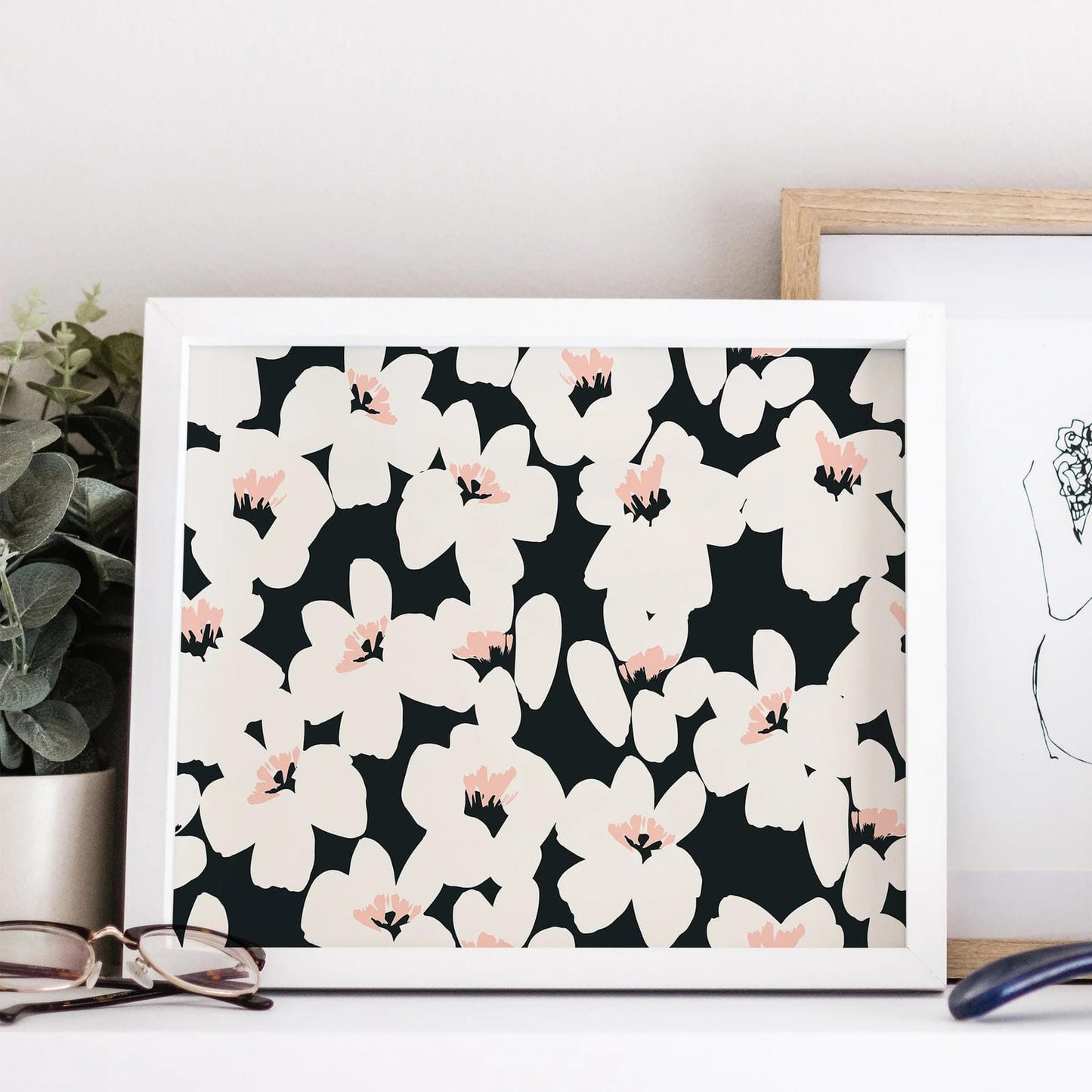 Black Floral Retro Horizontal Print