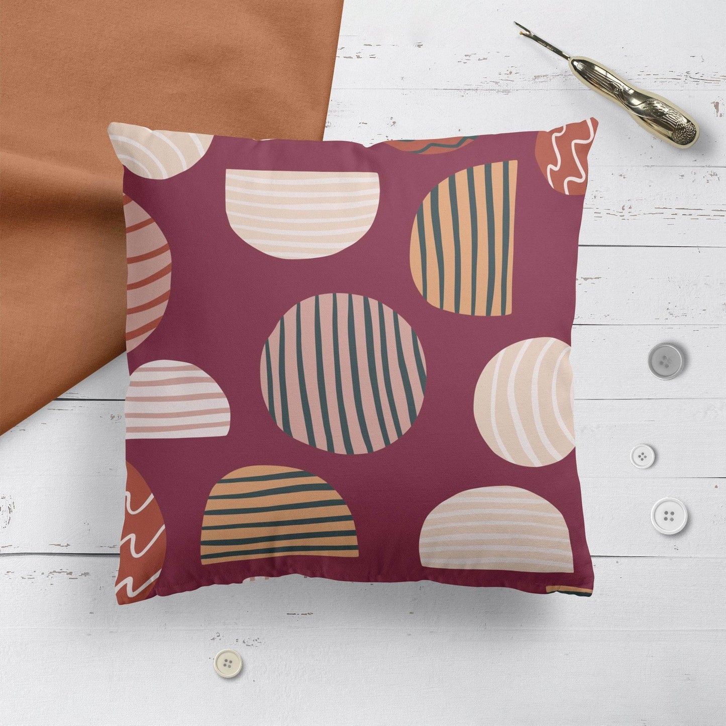 Throw Pillow with Abstract Art - HypeSheriff Europe