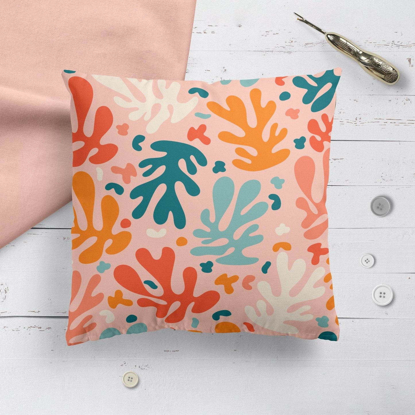 Pink Throw Pillow - HypeSheriff Europe