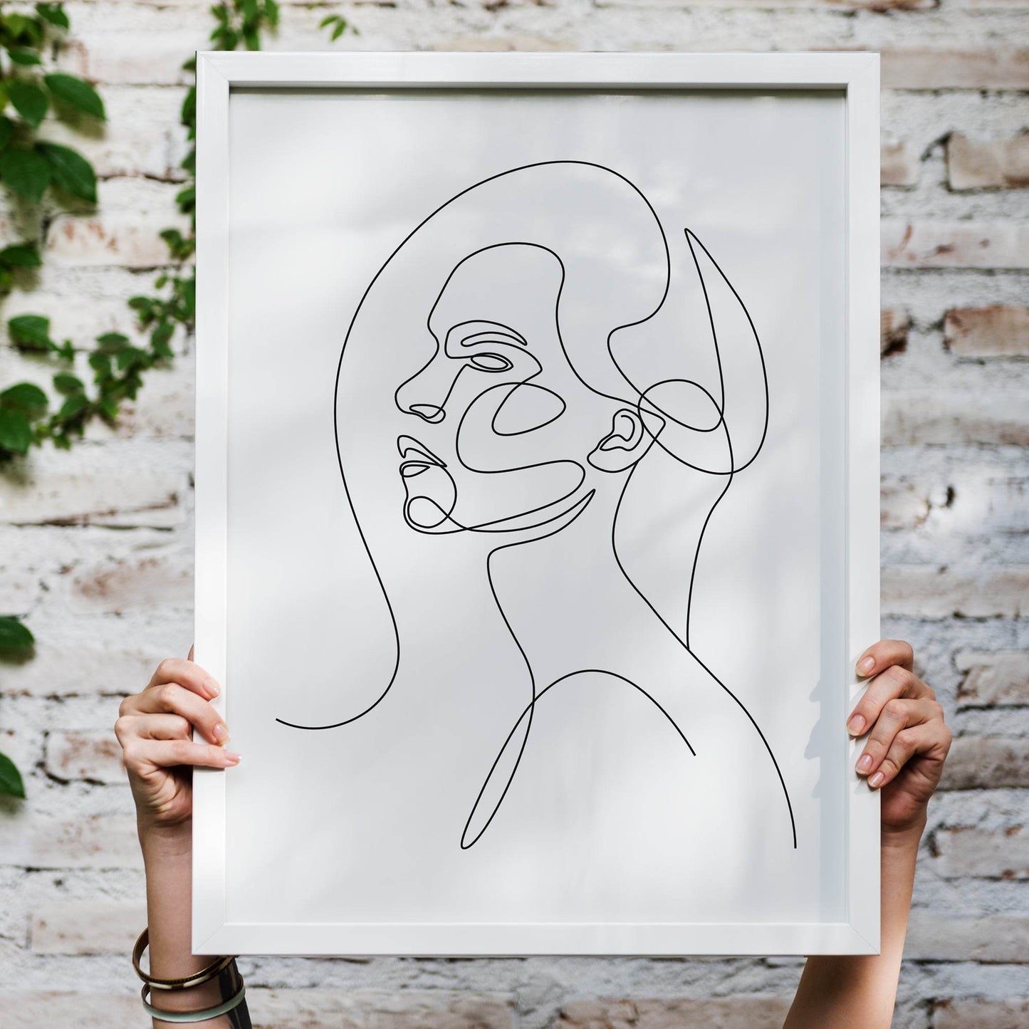Minimalist Line Art Woman Poster - HypeSheriff Europe