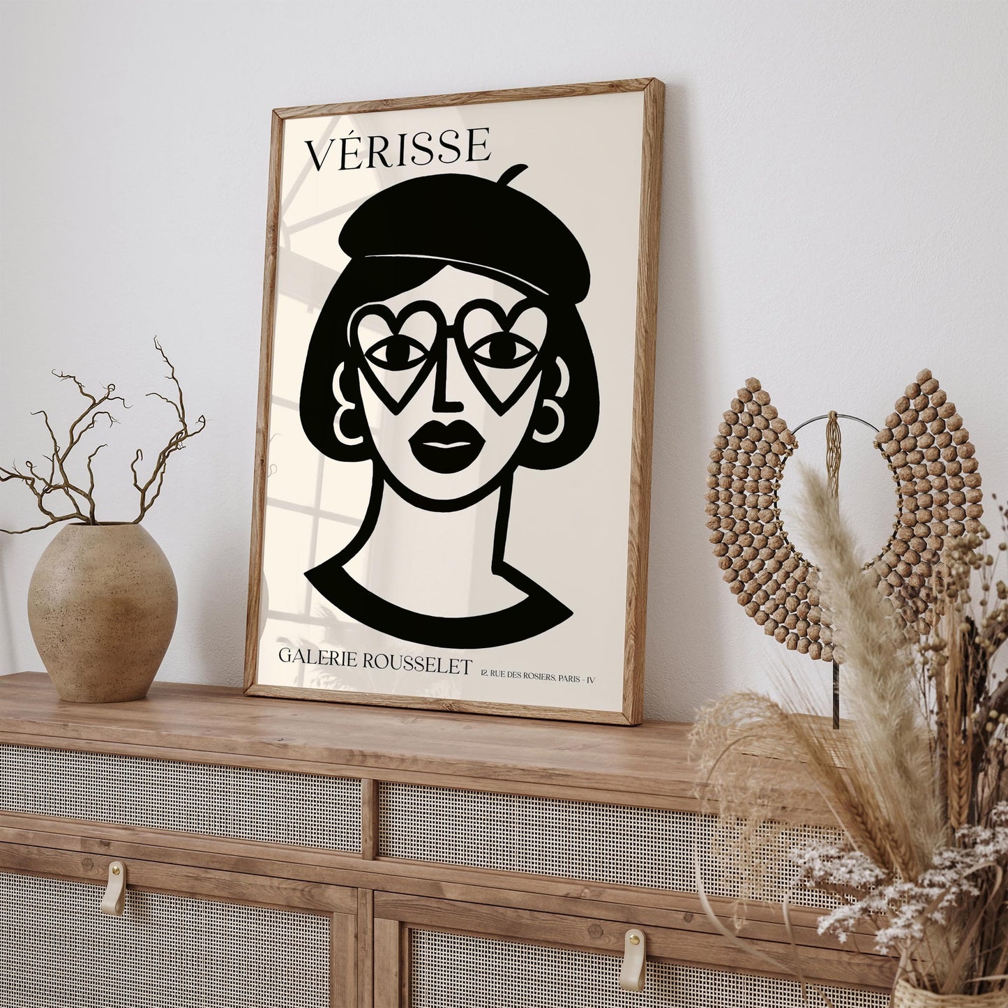 Girl with Heart-Shaped Glasses – Verisse Galerie Rousselet Print