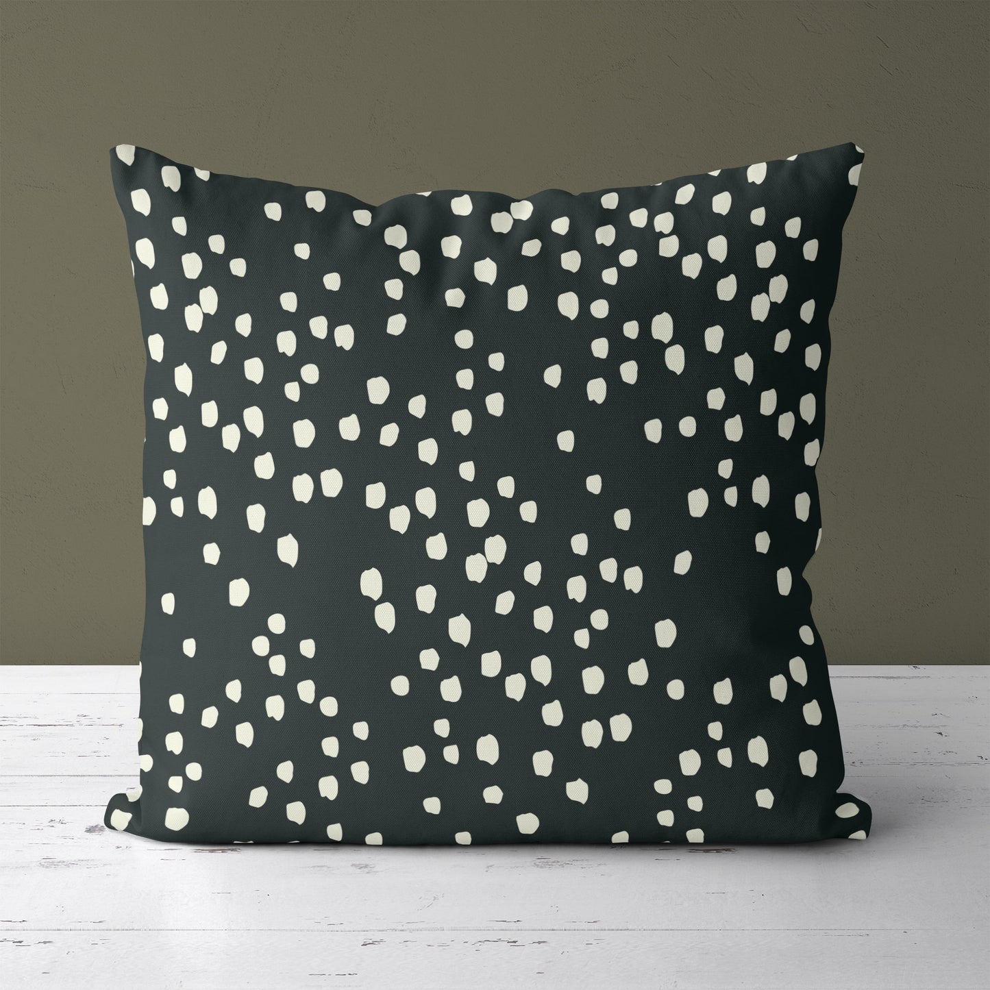 Pillow with Retro Dots v3